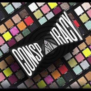 Conspiracy Palette👽❤️🧡💚💙